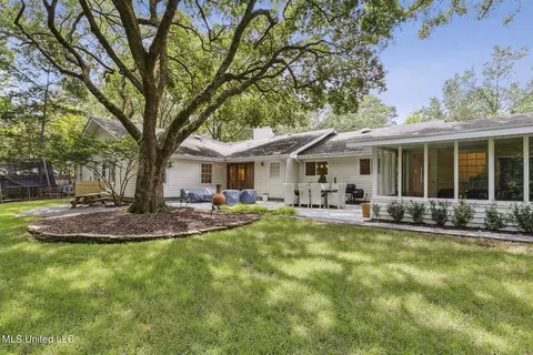 Exterior - 2016 Douglass Dr, Jackson, MS 39211 photo 10 of 13