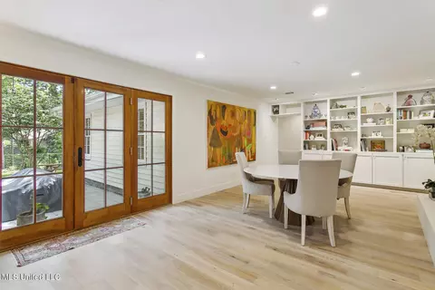 Dining - 2016 Douglass Dr, Jackson, MS 39211 photo 3 of 4