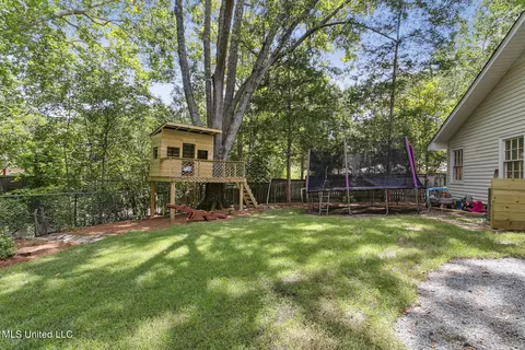 Exterior - 2016 Douglass Dr, Jackson, MS 39211 photo 12 of 13