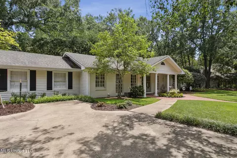 Exterior - 2016 Douglass Dr, Jackson, MS 39211 photo 2 of 13