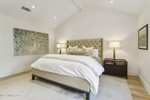 Bedroom - 2016 Douglass Dr, Jackson, MS 39211 photo 2 of 4