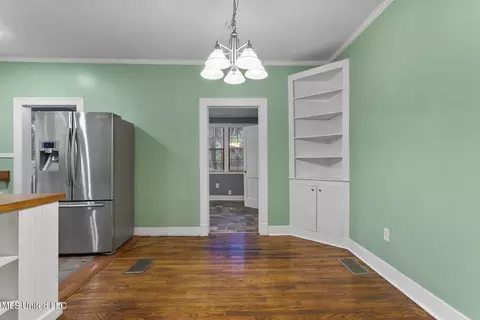 Dining - 3056 Oxford Ave, Jackson, MS 39216 photo 1 of 1