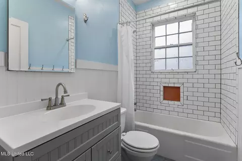 Bath - 3056 Oxford Ave, Jackson, MS 39216 photo 3 of 3