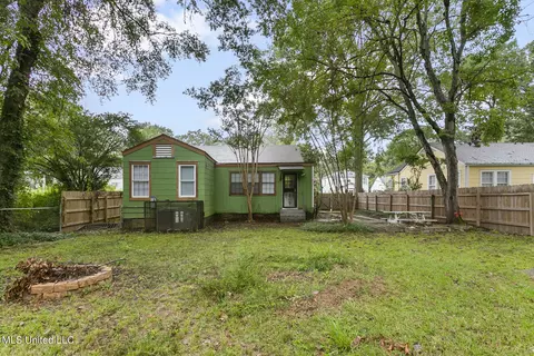Exterior - 3056 Oxford Ave, Jackson, MS 39216 photo 2 of 4