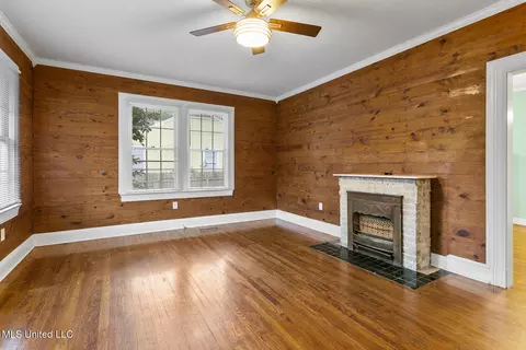 Living - 3056 Oxford Ave, Jackson, MS 39216 photo 1 of 2