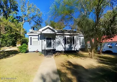 905 Hillcrest St, Vicksburg, MS 39180