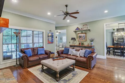 Living - 102 Savoy Park, Madison, MS 39110 photo 2 of 2