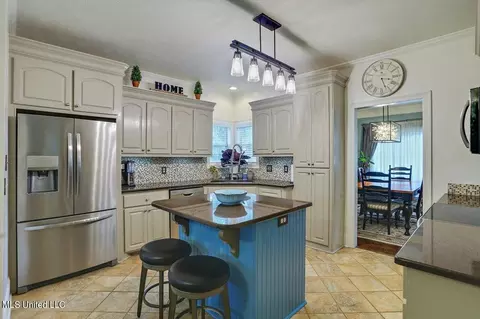 Kitchen - 102 Savoy Park, Madison, MS 39110 photo 1 of 4
