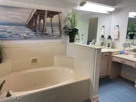 Bath - 7828 Loa Pl, Diamondhead, MS 39525 photo 5 of 6