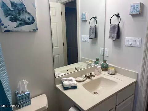 Bath - 7828 Loa Pl, Diamondhead, MS 39525 photo 1 of 6