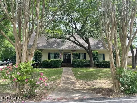 7828 Loa Pl, Diamondhead, MS 39525
