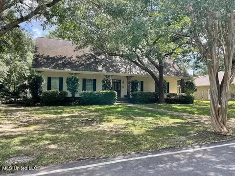 Exterior - 7828 Loa Pl, Diamondhead, MS 39525 photo 1 of 3