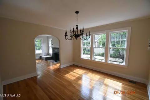 Dining - 117 E Adams Ave, Greenwood, MS 38930 photo 2 of 2