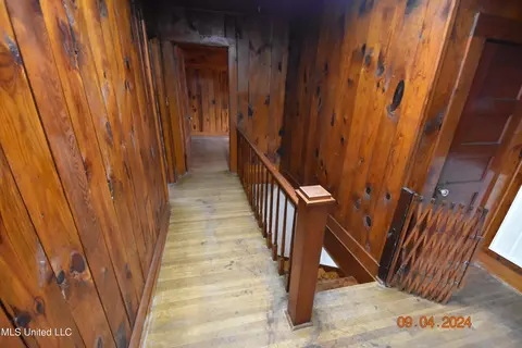 Entry Way - 117 E Adams Ave, Greenwood, MS 38930 photo 3 of 3