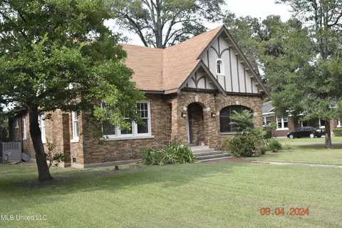 Exterior - 117 E Adams Ave, Greenwood, MS 38930 photo 9 of 9