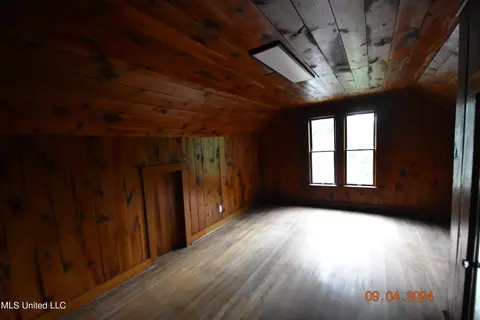 Bedroom - 117 E Adams Ave, Greenwood, MS 38930 photo 2 of 4