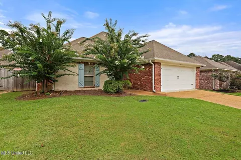 107 Meadowcreek Dr, Brandon, MS 39042