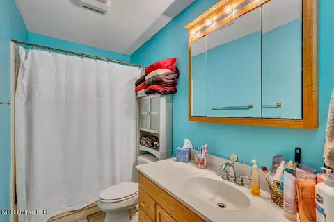 Bath - 1 Chloe Ct, Long Beach, MS 39560 photo 3 of 3