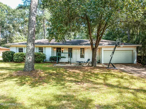 157 Chippewa Cir, Jackson, MS 39211 photo 1