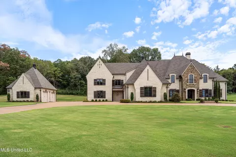 4126 Spring Place Dr, Olive Branch, MS 38654