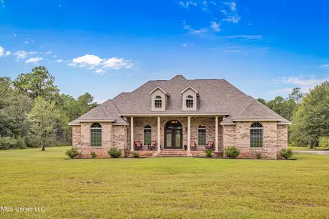 14231 Lumpkin Rd, Gulfport, MS 39503