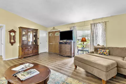5268 Wayneland Dr, Jackson, MS 39211 photo 5