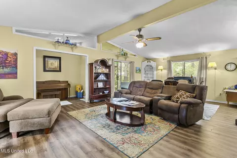 5268 Wayneland Dr, Jackson, MS 39211 photo 3