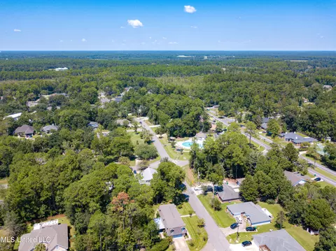 View/Area - 7318 Ahi Dr, Diamondhead, MS 39525 photo 3 of 9