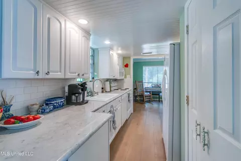 Kitchen - 7318 Ahi Dr, Diamondhead, MS 39525 photo 1 of 6