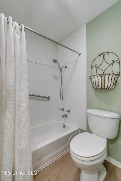 Bath - 7318 Ahi Dr, Diamondhead, MS 39525 photo 4 of 7
