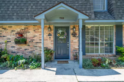 7318 Ahi Dr, Diamondhead, MS 39525