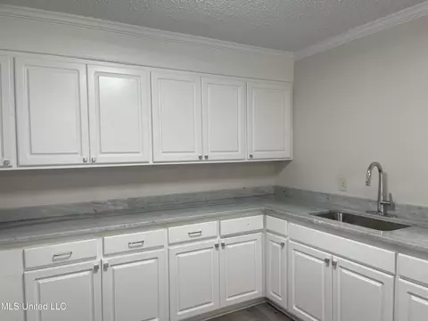 208 Forest Ave, Jackson, MS 39206 photo 4