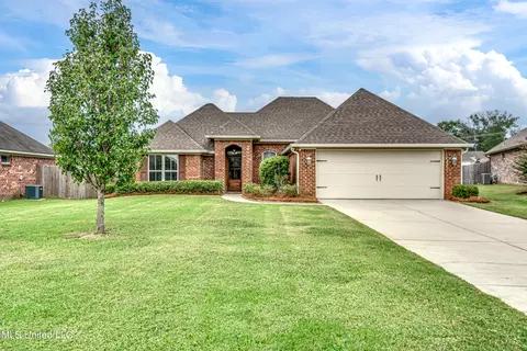 137 W Clearview Dr, Madison, MS 39110