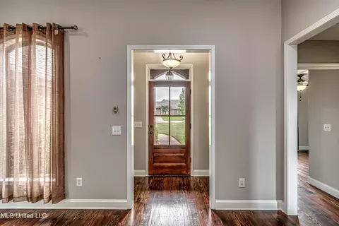 137 W Clearview Dr, Madison, MS 39110 photo 8
