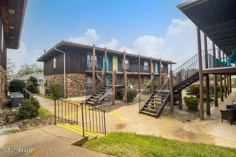 1550 E Second St #79, Pass Christian, MS 39571