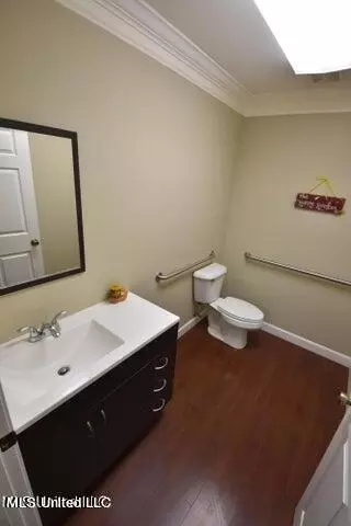 Bath - 9060 2nd St, Walls, MS 38680 photo 2 of 3