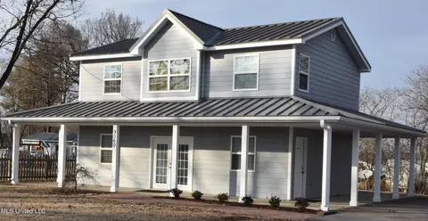 9060 2nd St, Walls, MS 38680