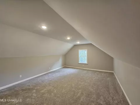 Bedroom - 3670 Windermere Dr S, Nesbit, MS 38651 photo 3 of 3