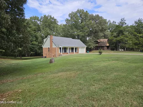 Exterior - 3670 Windermere Dr S, Nesbit, MS 38651 photo 14 of 17