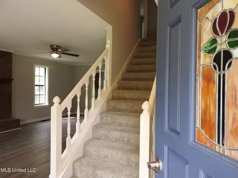 Entry Way - 3670 Windermere Dr S, Nesbit, MS 38651 photo 1 of 6