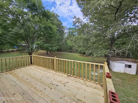 Exterior - 3670 Windermere Dr S, Nesbit, MS 38651 photo 7 of 17
