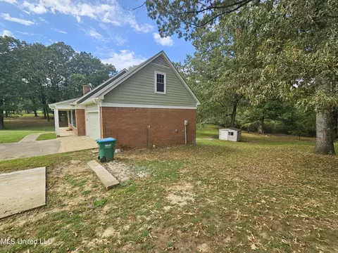 Exterior - 3670 Windermere Dr S, Nesbit, MS 38651 photo 12 of 17