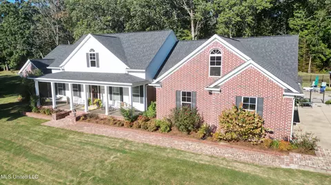 453 W Byhalia Creek Farms Rd, Byhalia, MS 38611