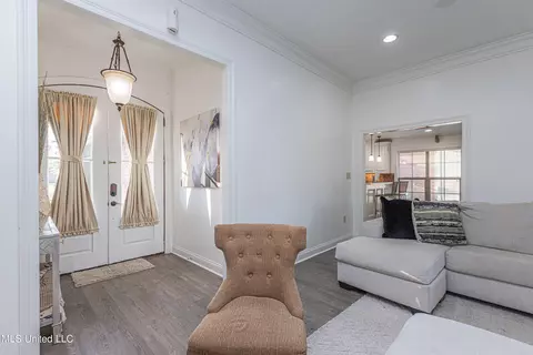 Entry Way - 437 Springhill Pt, Brandon, MS 39047 photo 1 of 2