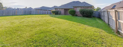 Exterior - 437 Springhill Pt, Brandon, MS 39047 photo 7 of 9