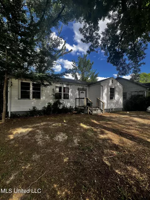 4052 N State St, Jackson, MS 39206 photo 1
