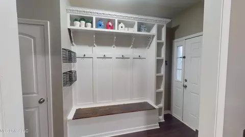 Entry Way - 3174 Stonecypher Rd, Lucedale, MS 39452 photo 3 of 3