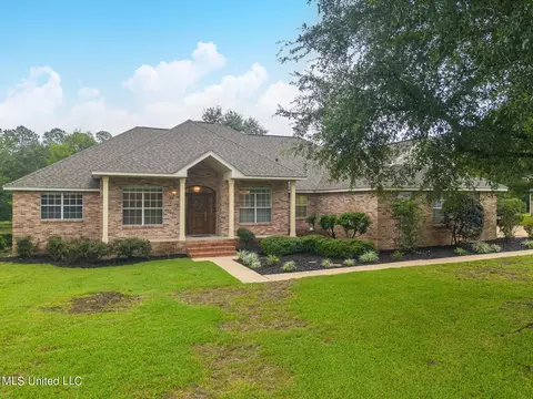 17442 Dogwood Hills Dr, Biloxi, MS 39532