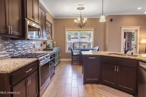 Kitchen - 311 Goose Pointe Blvd, Biloxi, MS 39531 photo 2 of 5