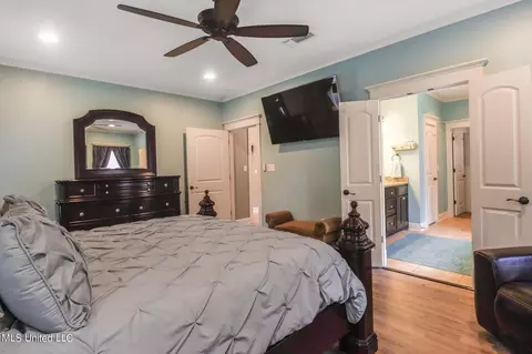 Bedroom - 311 Goose Pointe Blvd, Biloxi, MS 39531 photo 2 of 8